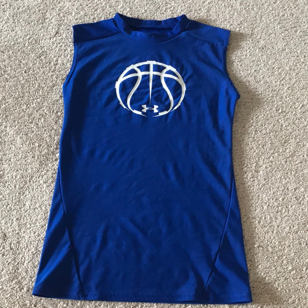 🦋⛹🏻‍♂️Under Armour  top great condition🏋🏻‍♂️